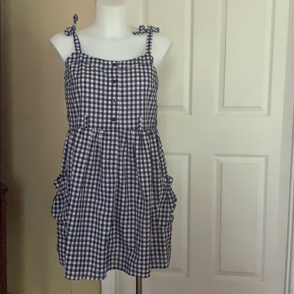 Women’s M Gingham dress